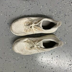 hoka clifton 8 size 9